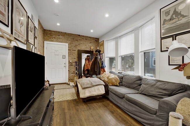 Building Photo - 2519 W Altgeld St