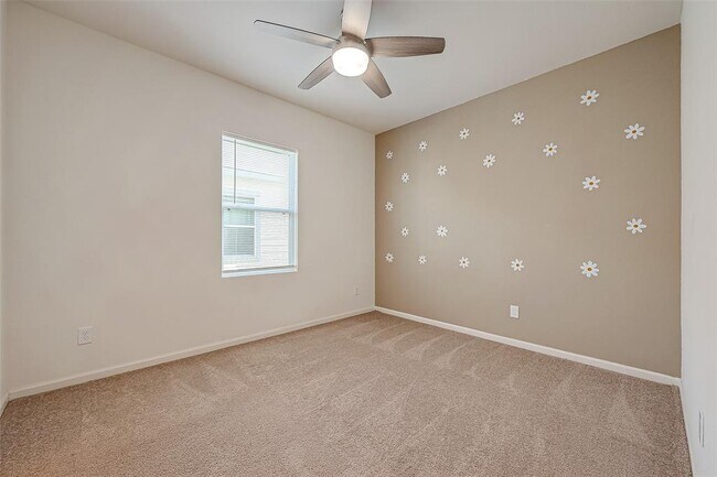 Building Photo - 1017 White Birch Ln