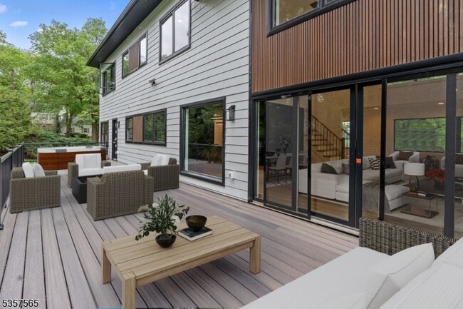 Building Photo - 148 Great Hills Rd