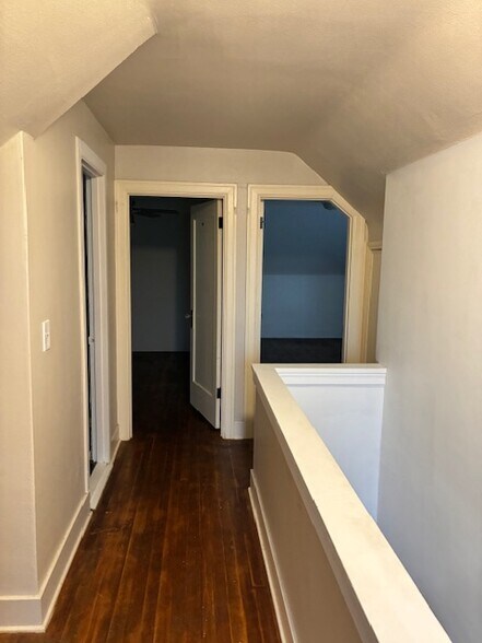 Building Photo - 5914 S Carver St