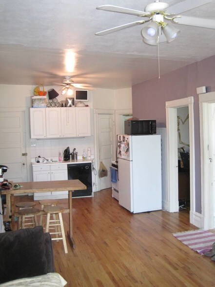 Primary Photo - 3736 N Ashland Ave