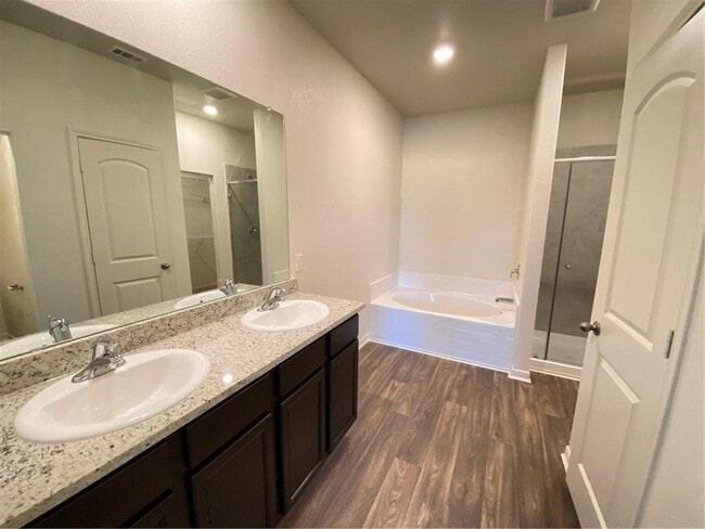 Building Photo - 116 Allington Cir