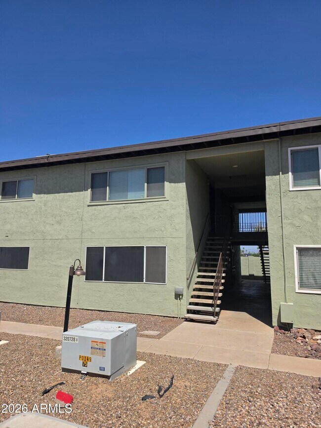 Building Photo - 424 W Brown Rd