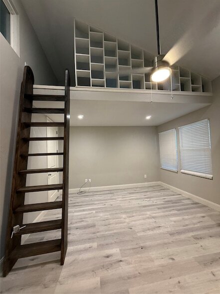 Building Photo - 4406 Mallard Dr