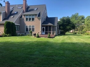 Building Photo - Beautiful 4- Bedroom Condo in Portsmouth, NH!