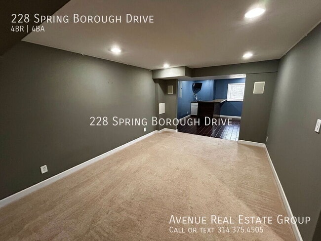 Building Photo - 228 Spring Borough Dr