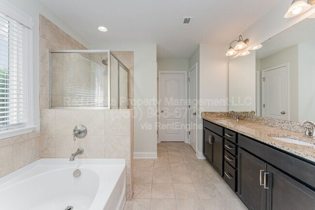 Building Photo - 139 Brackenbury Ln