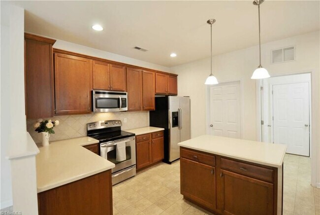 Building Photo - 1642 Ashmead Ln
