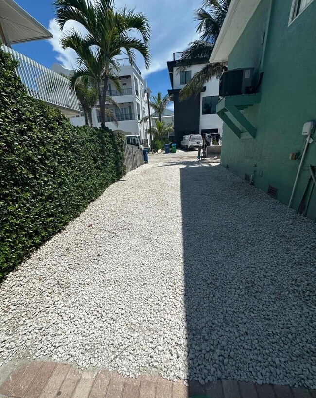 Building Photo - 100 7th St S