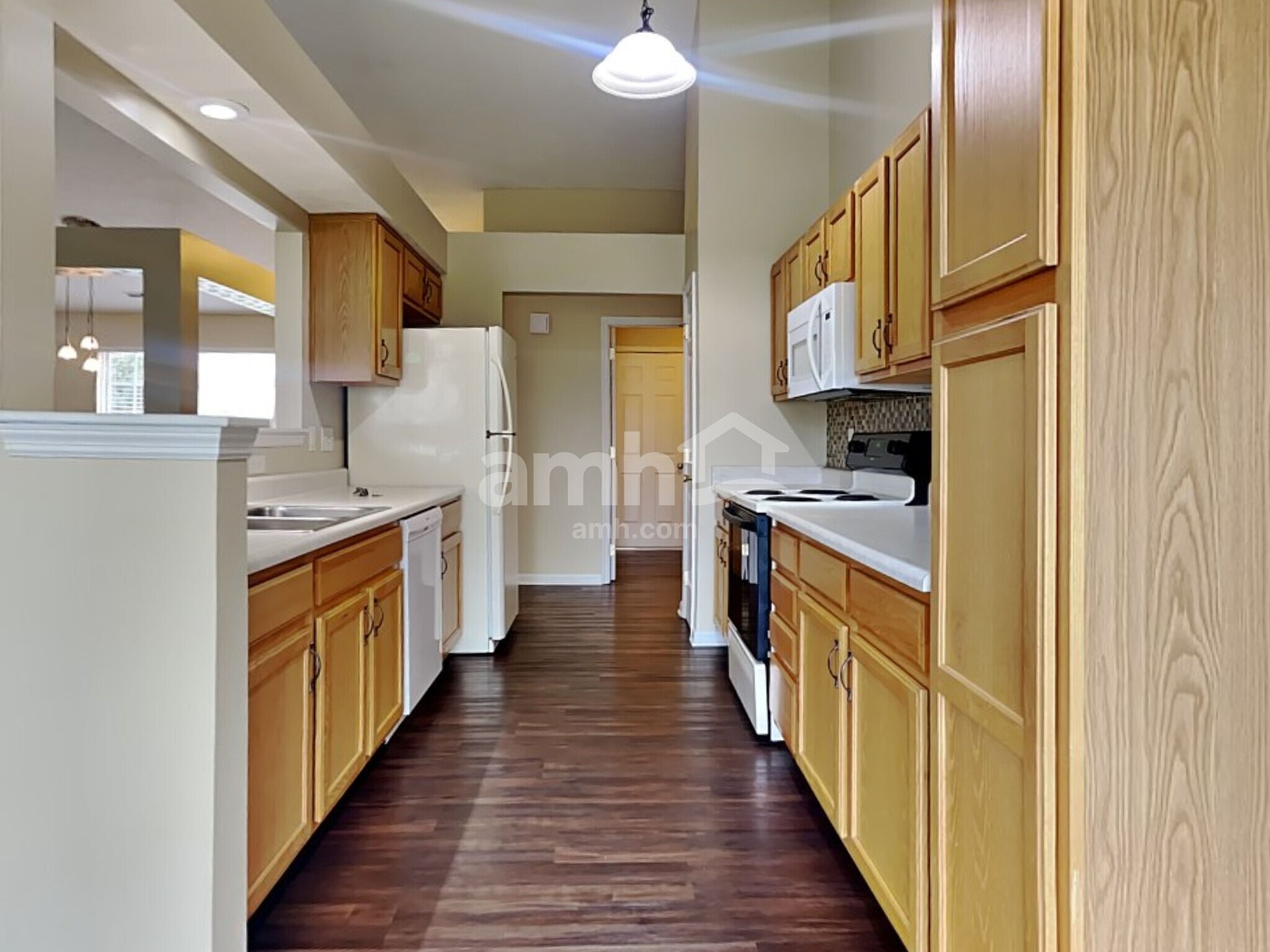 Building Photo - 8676 Sweetbriar Ct
