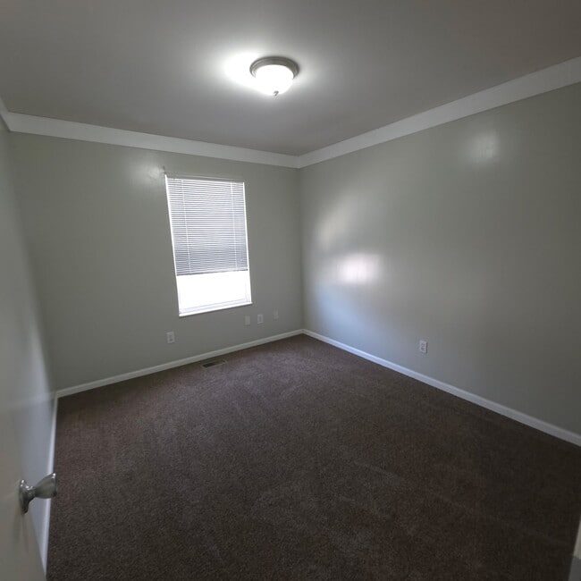 Building Photo - Jannat 6068 George’s