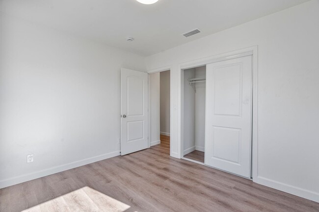 Building Photo - Remodeled Property- Centrally Located