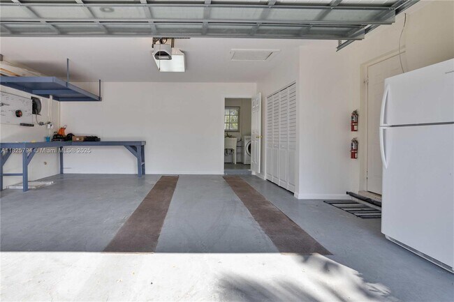 Building Photo - 4103 Polk St