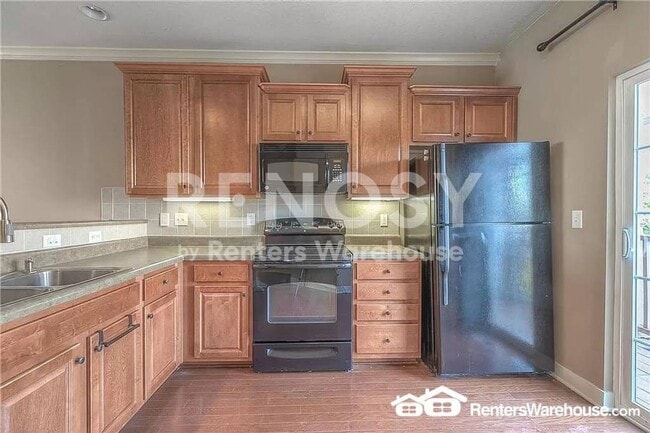 Building Photo - 3 Bedroom / 3.5 Bath Townhouse Near KU MED -  Available in August