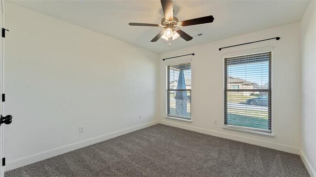 Building Photo - 5903 NW Hoover St