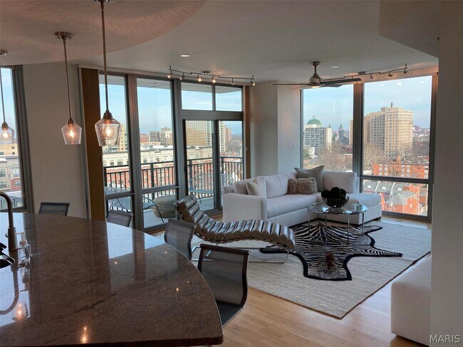 Building Photo - 4909 Laclede Ave