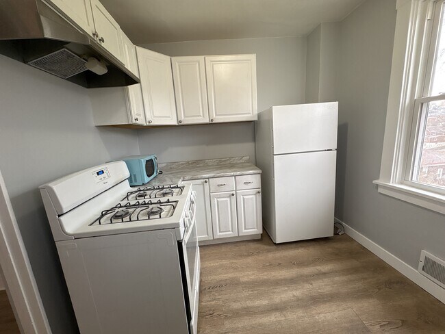 Building Photo - 2932 Pyramid Ave