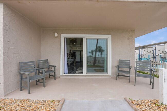 Building Photo - 8743 Thomas Dr