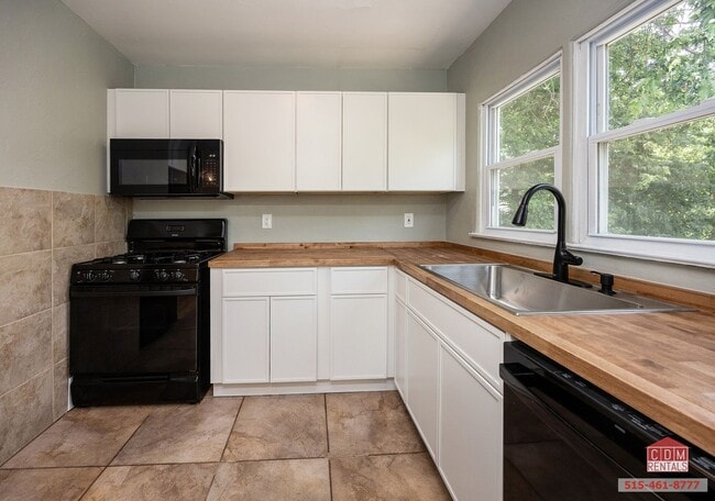 Building Photo - Lovely Ranch Home