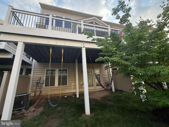 Building Photo - 25128 Deerhurst Terrace