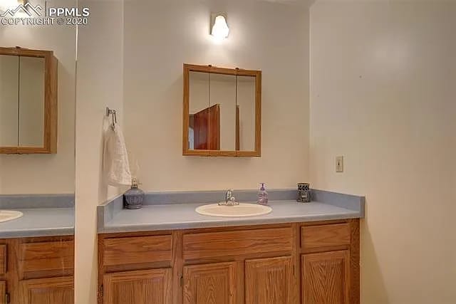 Building Photo - 1017 Iowa Ave