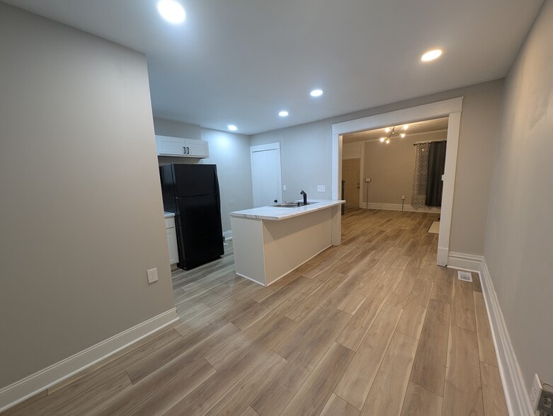 Building Photo - 940 Studer Ave