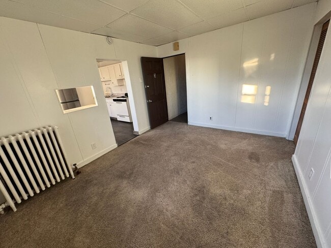 Building Photo - Cozy Studio Apartment In Fantastic Location!