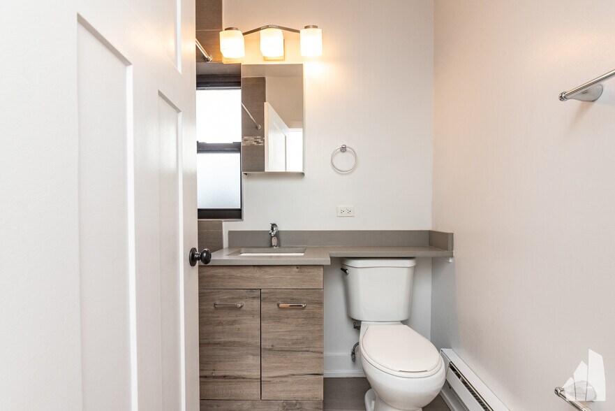 Building Photo - 545 Chestnut St