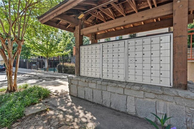 Building Photo - 1195 Milton Terrace SE