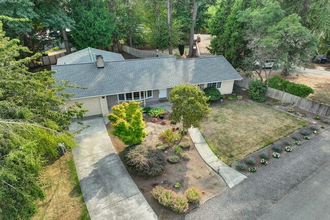 Building Photo - 3Bd/1.75Ba Bellevue House