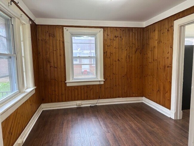 Building Photo - 1502 Allison St