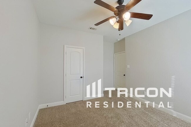 Building Photo - 509 Dogwood Dr