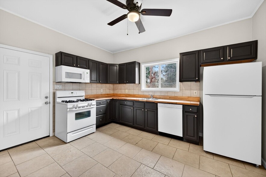 Building Photo - 4028 Schiller Pl