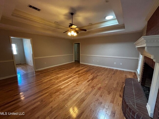 Building Photo - 232 Boxwood Cir