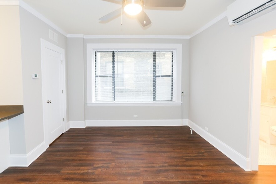 Building Photo - 817 W Lakeside Pl