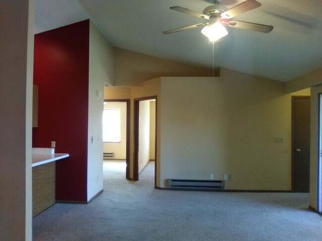 Building Photo - 200 Cardinal Dr