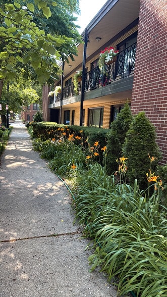 Building Photo - 40 Harrison St