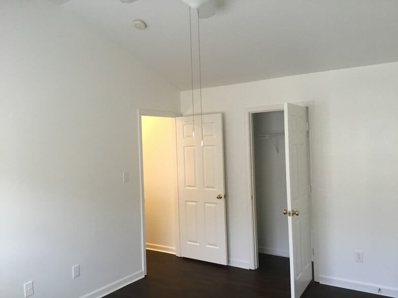 Building Photo - 4544 Fairport Ct