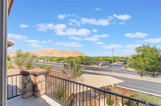 Building Photo - 9592 Staff Ln