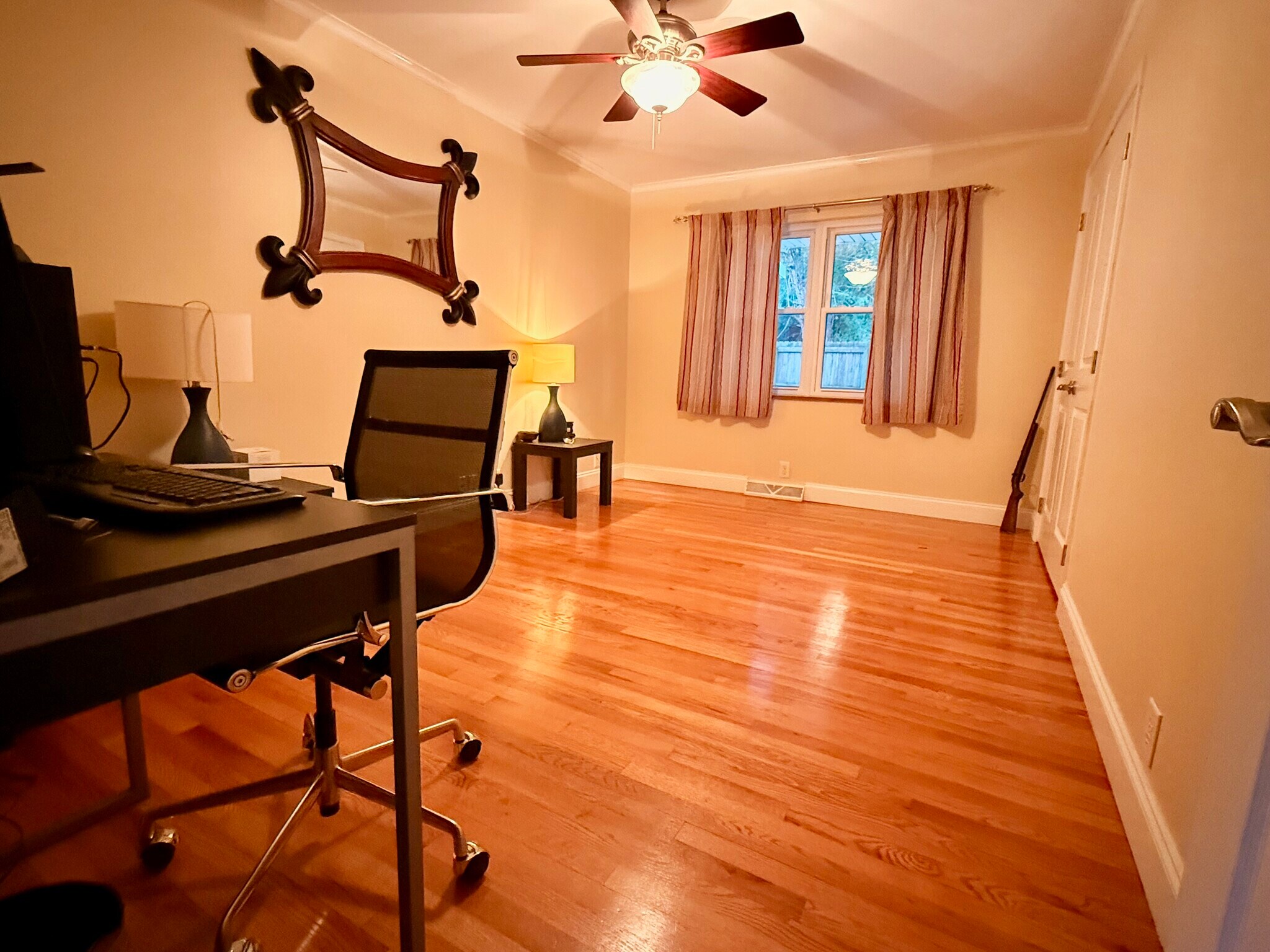 Building Photo - 5200 Skyline Dr