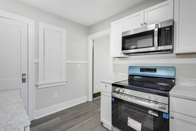 Building Photo - 737 S 30th St