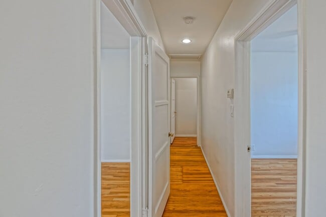 Building Photo - Bright & Charming, Single Story 3BR2BA Home w/ Large Front Yard, Huge Fenced Rear Yard w/ Large D...