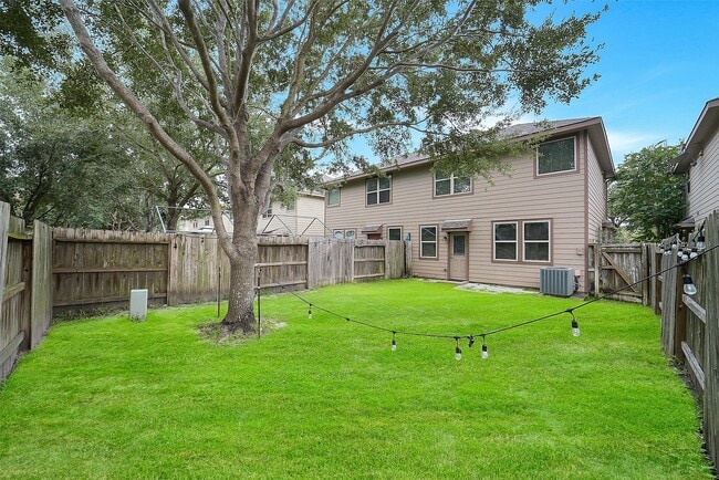 Building Photo - 6419 Calgary Woods Ln