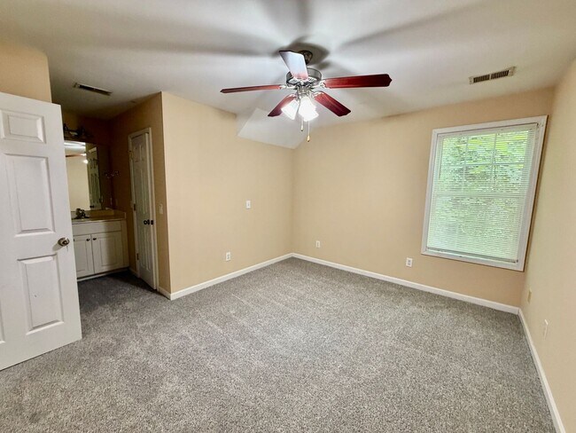 Building Photo - 27 Greenbrook Ct