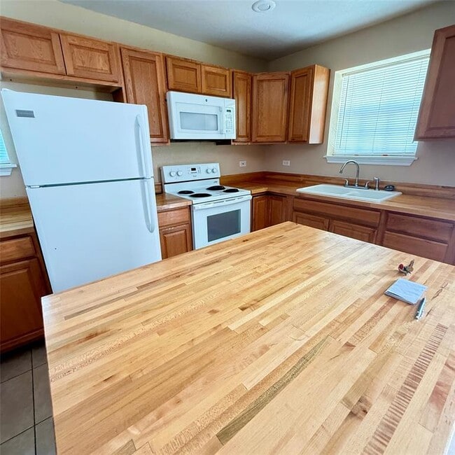 Building Photo - 5945 FM 1459 Rd