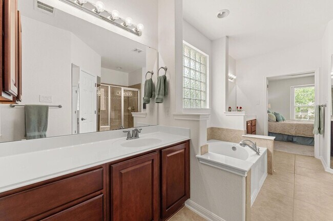 Building Photo - 2600 Lost Mine Tr