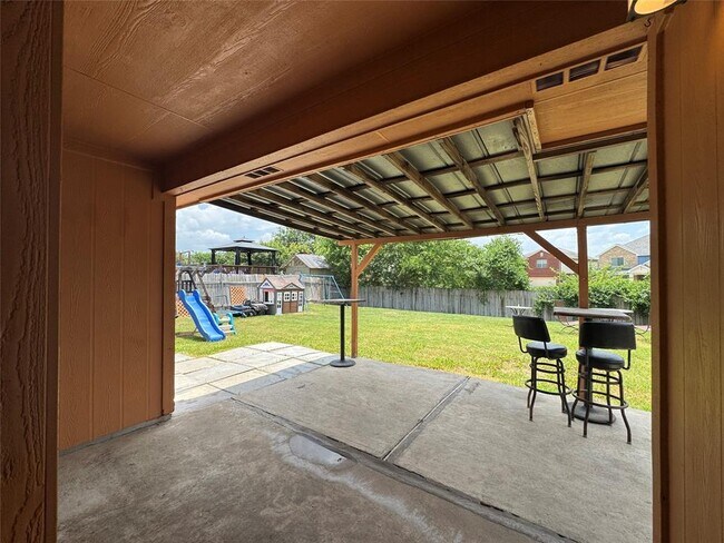 Building Photo - 110 Meadowside Dr