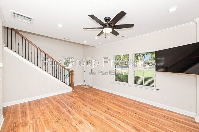 Building Photo - 105 Goodson Pl