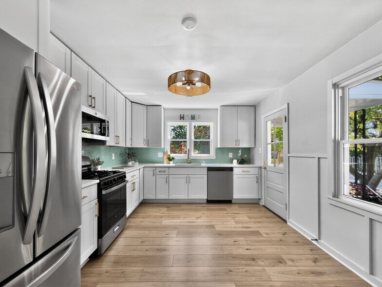 Building Photo - 101 Elinor Ave