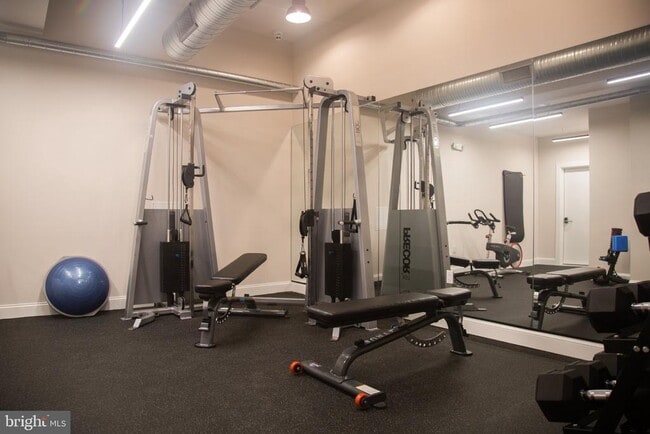 Building Photo - 600 N Howard St